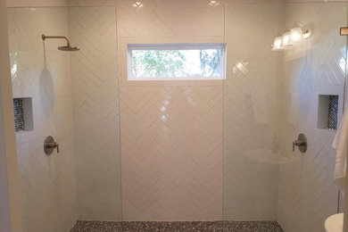 Example of a bathroom design in Austin