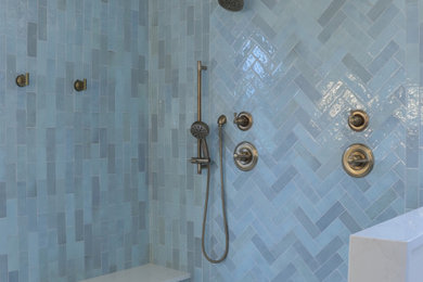 Inspiration for a bathroom remodel in Orlando