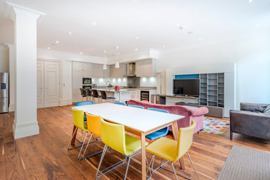Photo of a contemporary dining room in London.