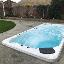 S.W.I.M. 16' by Aspen Spas - Hot Tubs