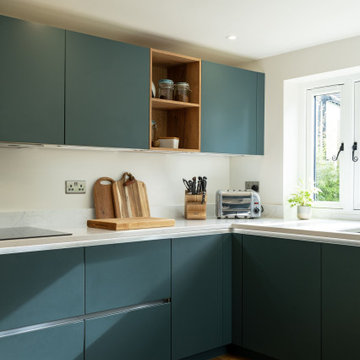 Modern Handleless Kitchen in Buckinghamshire