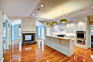 Elegant kitchen photo in Charleston