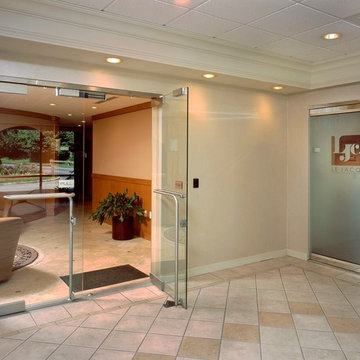 Frameless Office & Conference Rooms