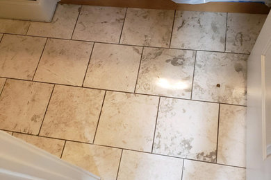 Example of a trendy bathroom design in Chicago