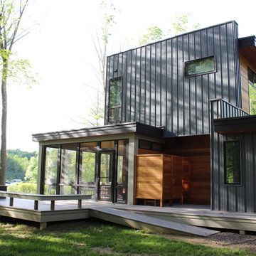 Side Deck w/ Hot Tub & Outside Shower