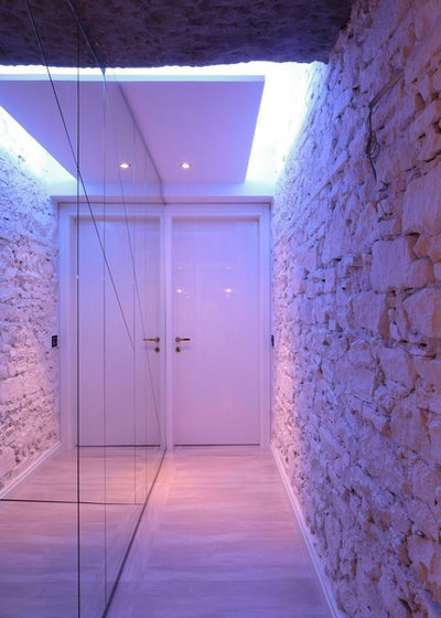 Современный Коридор by michele volpi - studio interior design