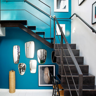 Design ideas for a large contemporary metal l-shaped staircase in Paris with metal risers.