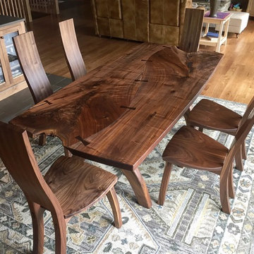 Towne Mountain dining set