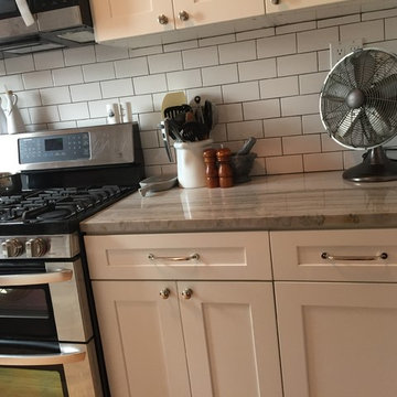 4th Floor Walkup - L Shaped Kitchen