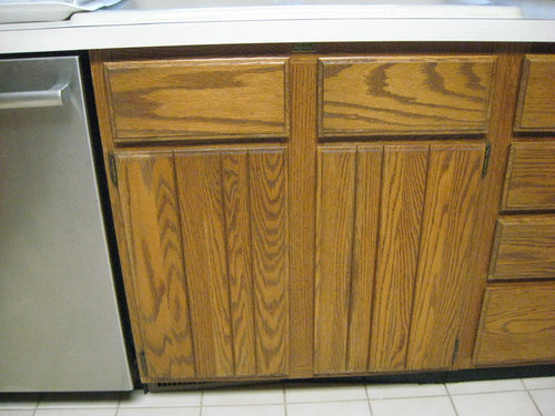 Need Help On Updating Oak Cabinets