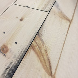 Red pine 7'' distressed - Hardwood Flooring