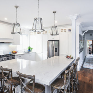 Hamptons Kitchen with Shaker Cabinets