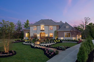 Traditional exterior home idea in Cincinnati