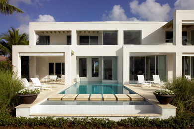 Trendy exterior home photo in Miami