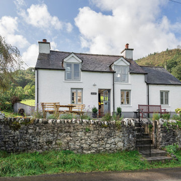 Brynglas, Rhandirmwyn, Wales