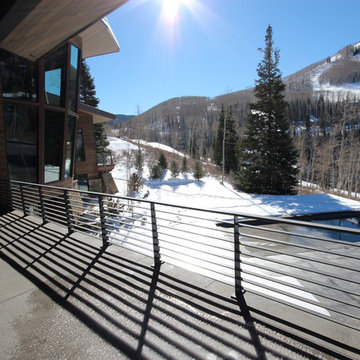 Mountain Contempary Exterior Horizontal Balustrade