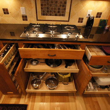 Sabaka Trail Kitchen and Dining Room