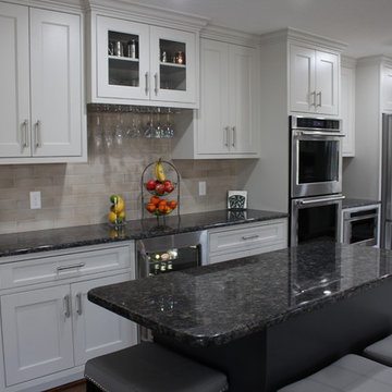 Starmark Beaded Inset Kitchen in Maple Knottingham Repose Grey & Peppercorn