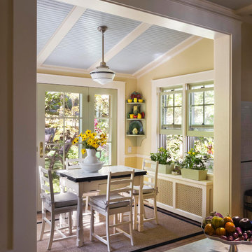 Custom made: Interiors, Living Rooms, Bedrooms, Libraries, Cabinets, Furniture