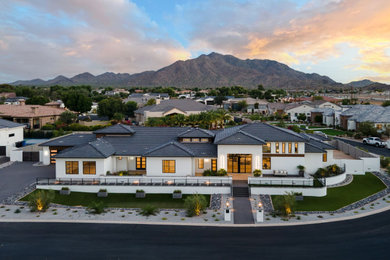 Exterior home idea in Phoenix