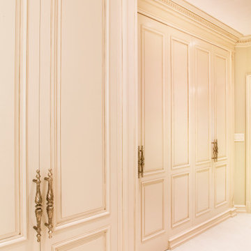 Custom Elegant Laudry Room