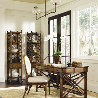 Exotisk inredning av ett arbetsrum