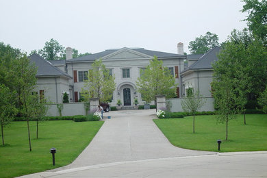 Design ideas for a traditional landscaping in Detroit.