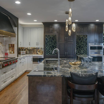 Elegant High-Contrast Kitchen – Richmond, IL