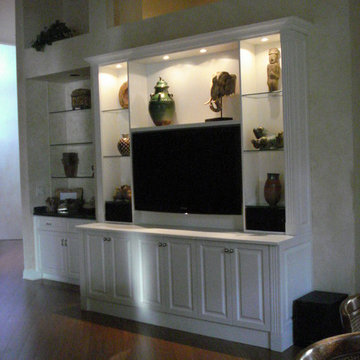 Laundry room , closets and pantries