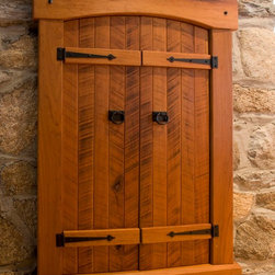 Wine and liquor cabinet - Decorative Accents