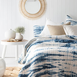 White Wavy Shibori Bedspread / Quilt - Quilts & Quilt Sets