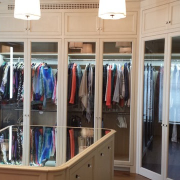 A Dressing Room Fit for a Queen