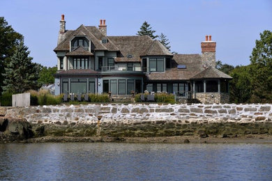 Exterior home idea in New York