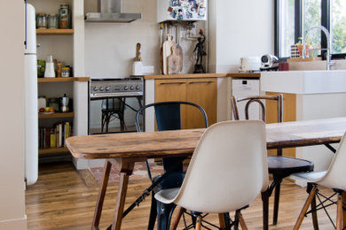 Exemple d'une salle à manger nature.