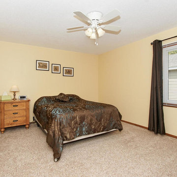 Immaculate home backing up to Rolling Oaks Park!