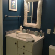 Small Coastal Bathroom