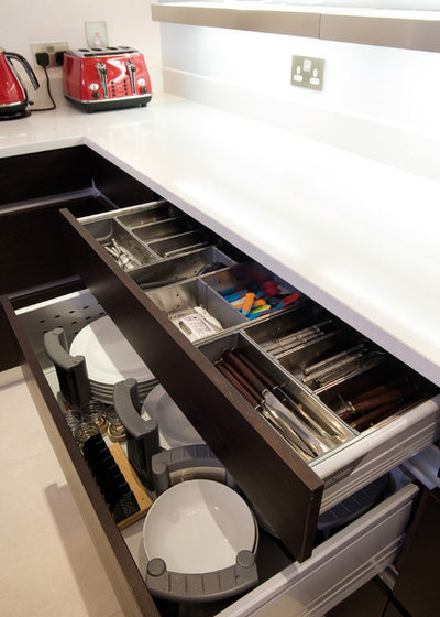 Modern K&uuml;che by Glenvale Kitchens