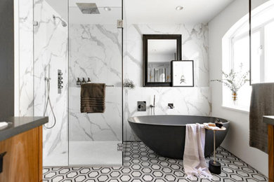 Example of a bathroom design in Houston