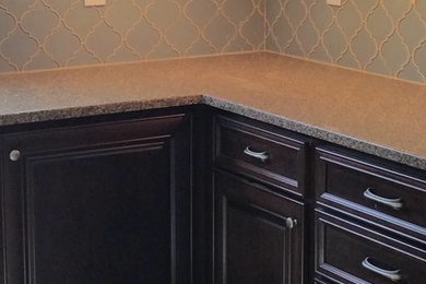 Kitchen - kitchen idea in Chicago