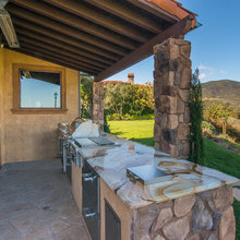 outdoor kitchen