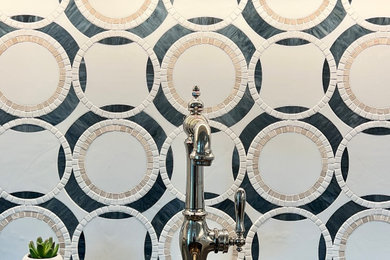 Home bar - traditional home bar idea in Boston