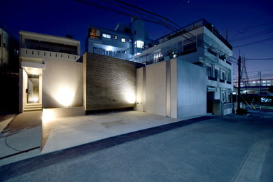 他の地域にあるおしゃれな家の外観の写真
