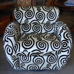 Upholstery - Armchairs And Accent Chairs