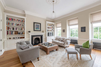 Elegant living room photo in Wiltshire