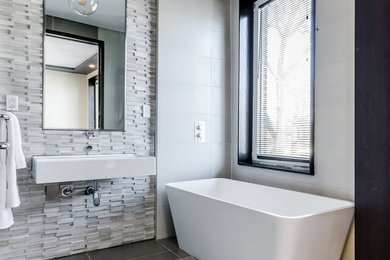 Bathroom - contemporary bathroom idea in Miami