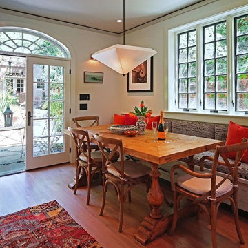 Compact Georgetown Compound