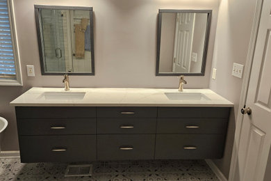 Bathroom - bathroom idea in Raleigh