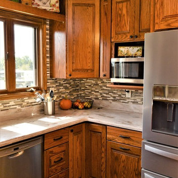North Liberty, IN. Haas Signature Collection. Country Style Oak Kitchen