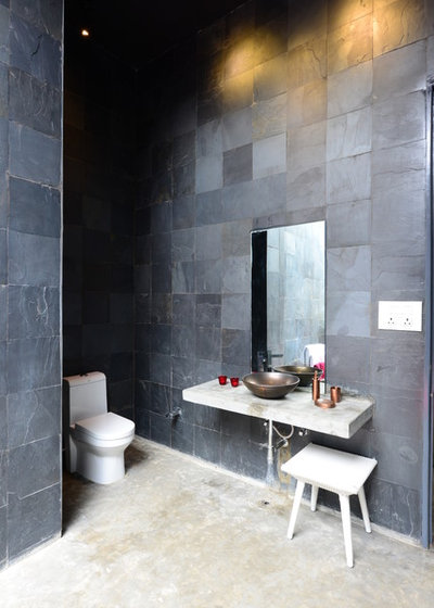 Современный Ванная комната by Aamir and Hameeda Associates