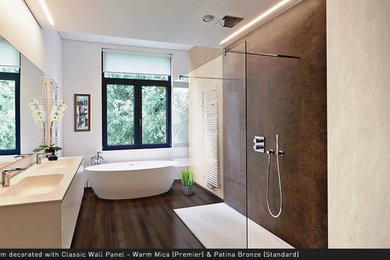 Inspiration for a mid-sized modern master bathroom in Sydney.